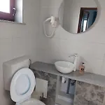 Albdevara Mar Srl Landhuis
