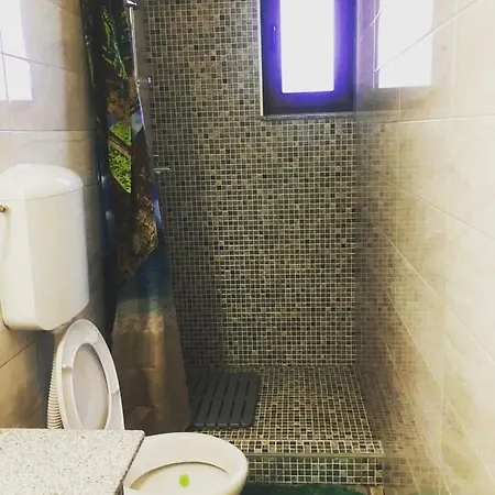 Albdevara Mar Srl ואמה וקה