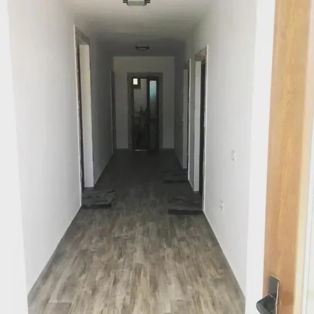 Landhuis Albdevara Mar Srl *